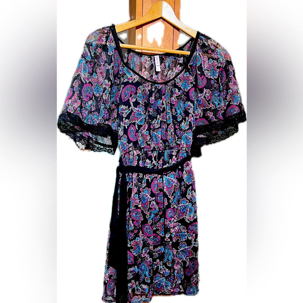 Xhilaration Kimono Dress size small NWT built in slip beautiful lace detail